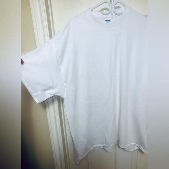 Gildan White Short Sleeve Tee. Unisex. Brand new - Picture 2 of 5